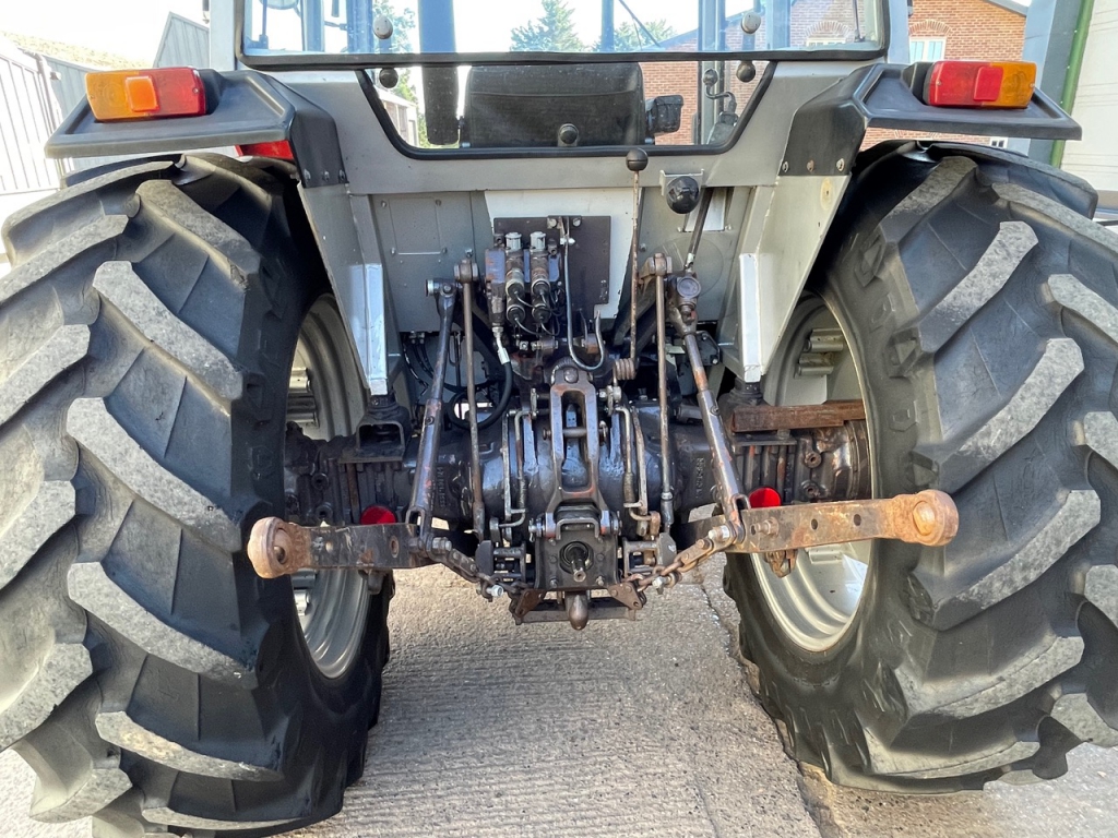 Massey Ferguson 362