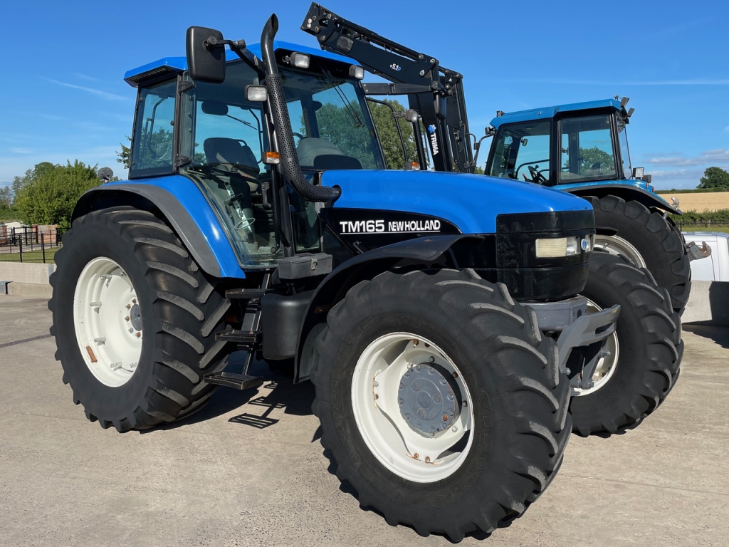 New Holland TM165