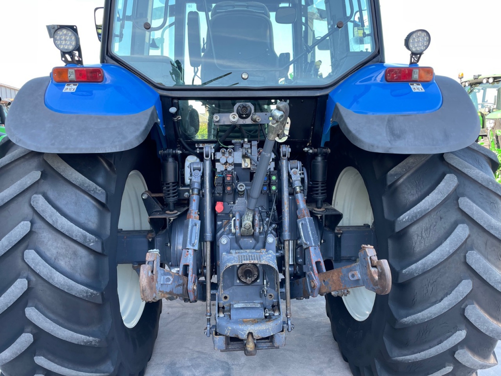 New Holland TM165