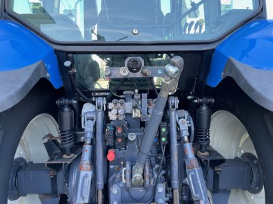 New Holland TM165