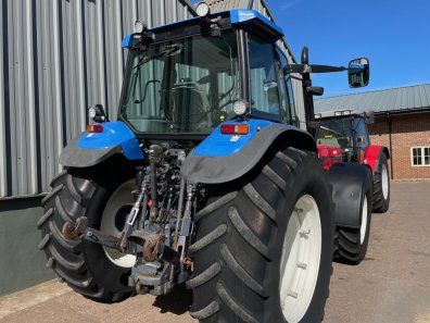 New Holland TM165