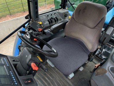 New Holland TM165
