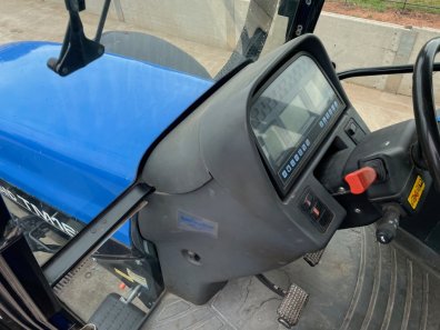 New Holland TM165