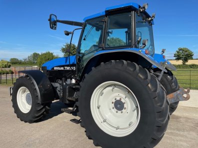 New Holland TM165