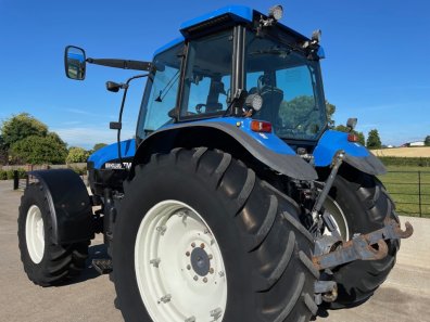 New Holland TM165