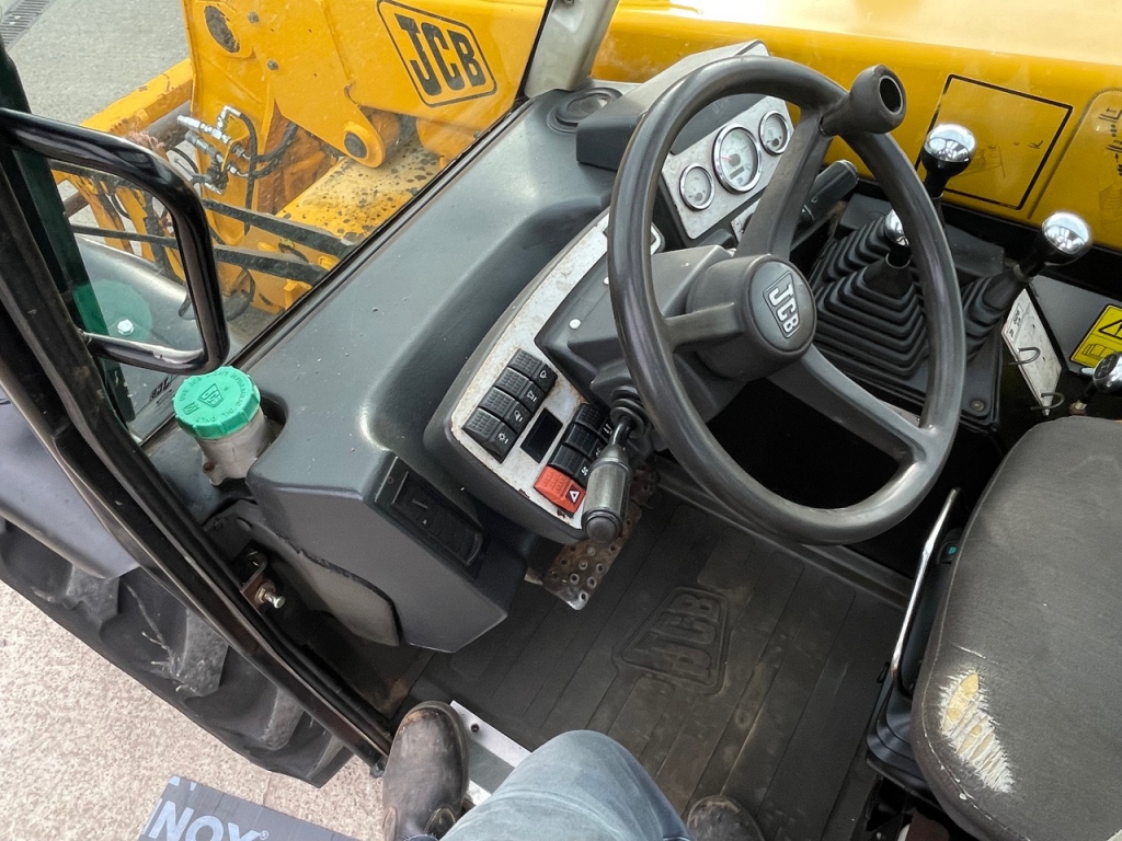 JCB 526S