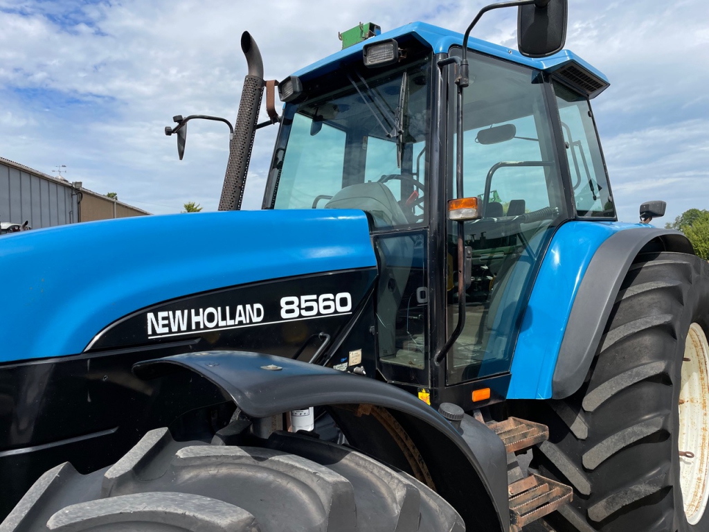 New Holland 8560