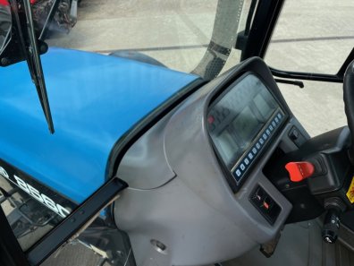 New Holland 8560