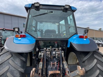 New Holland 8560