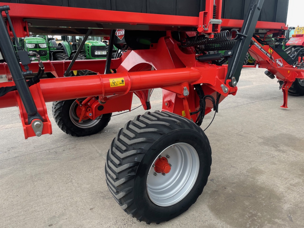 Kuhn Merge Maxx 950