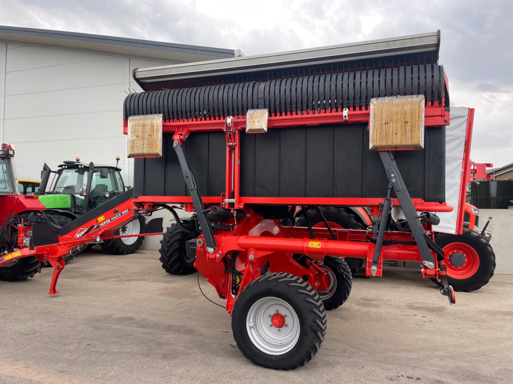Kuhn Merge Maxx 950