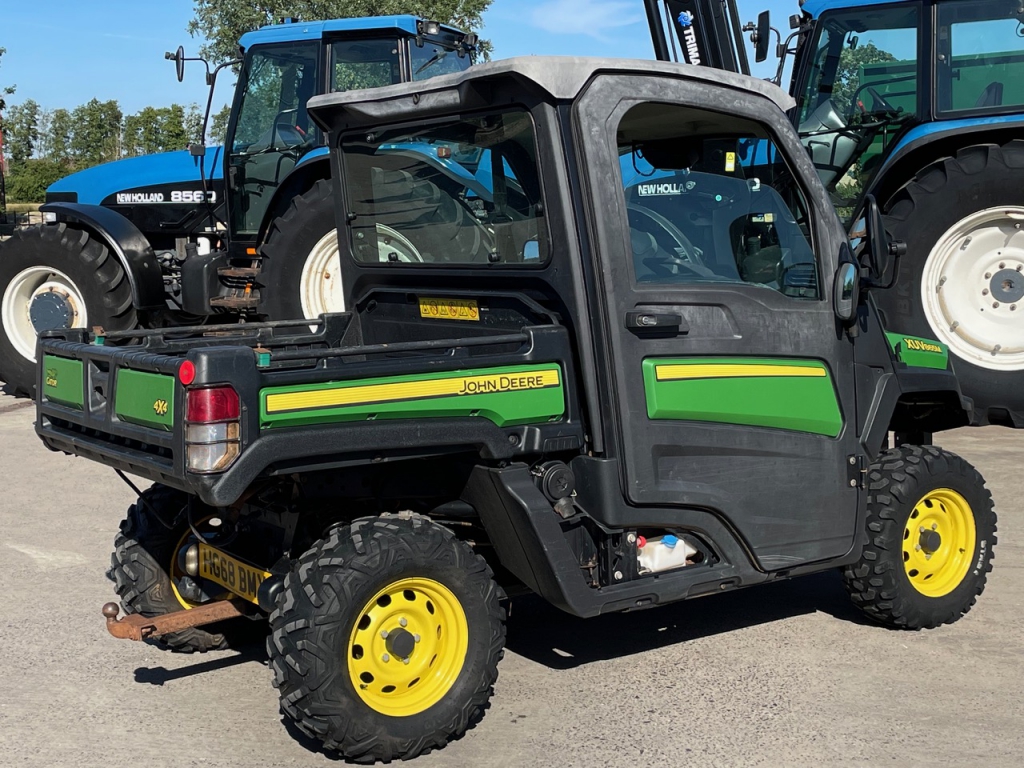John Deere XUV 865M Gator