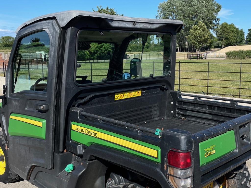 John Deere XUV 865M Gator