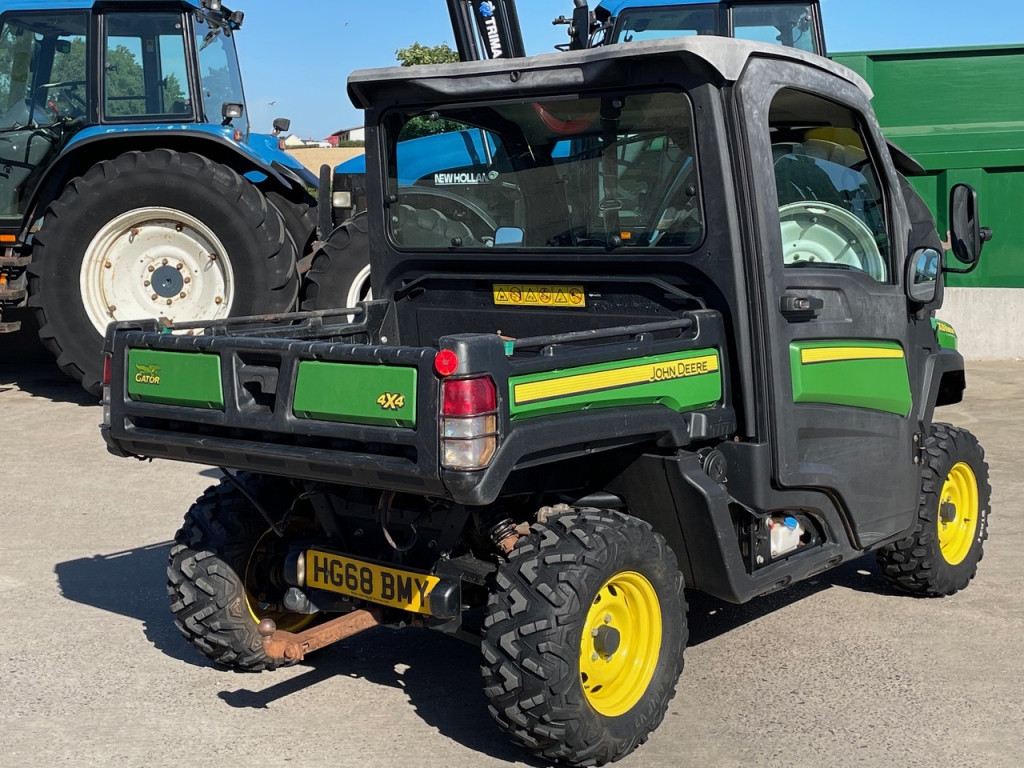 John Deere XUV 865M Gator