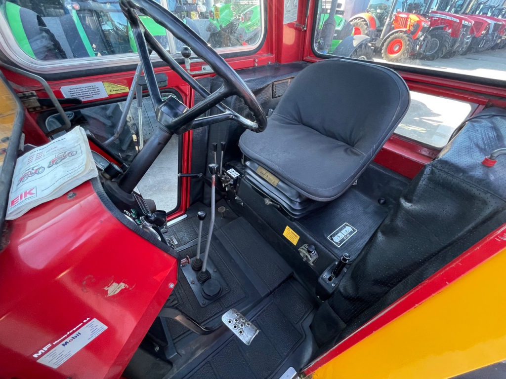 Massey Ferguson 590