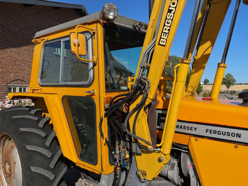 Massey Ferguson 590