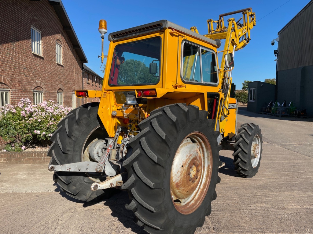 Massey Ferguson 590