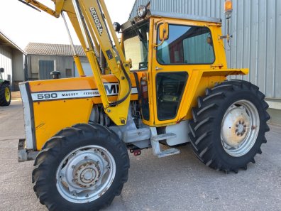 Massey Ferguson 590