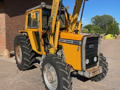 Massey Ferguson 590