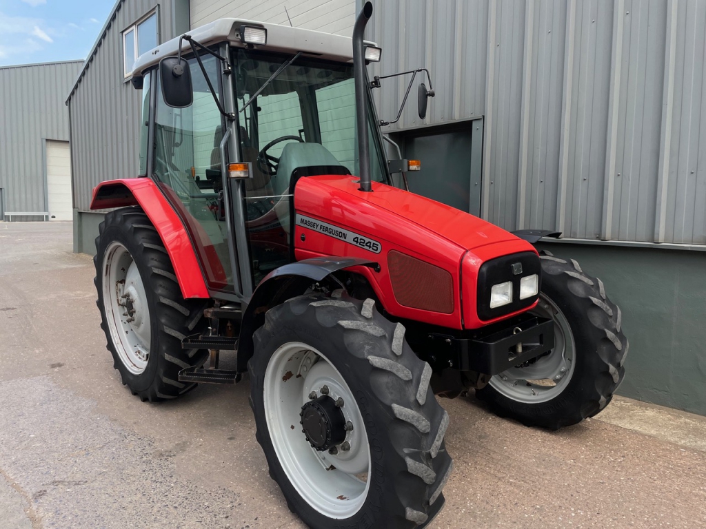 Massey Ferguson 4245