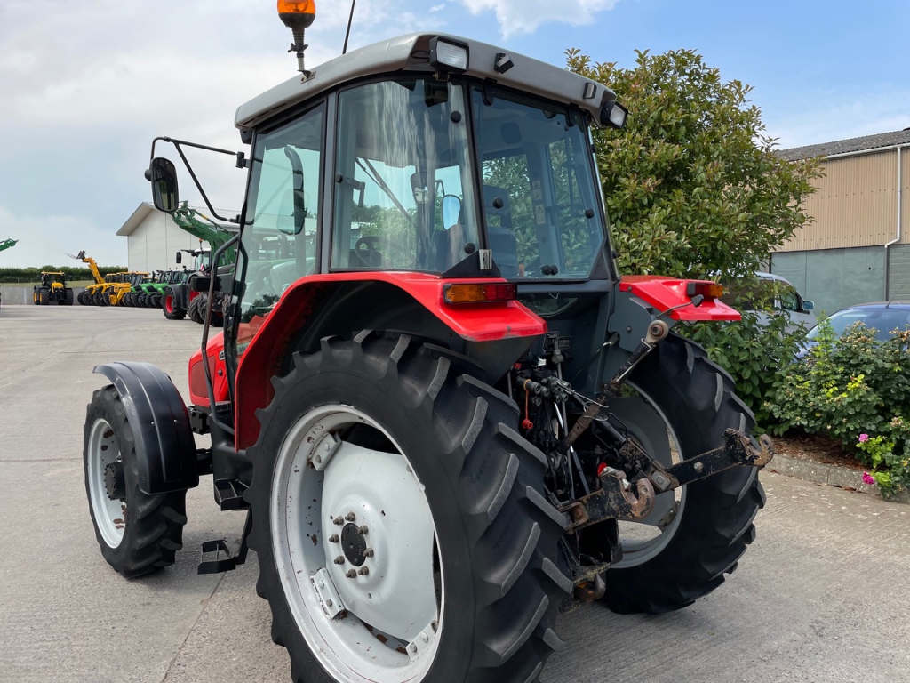 Massey Ferguson 4245