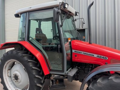 Massey Ferguson 4245