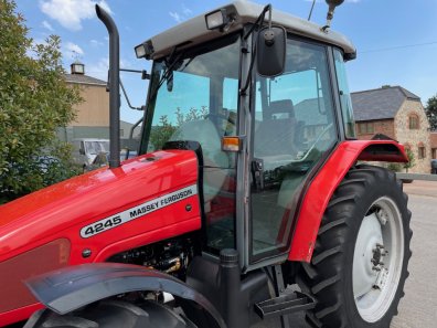 Massey Ferguson 4245
