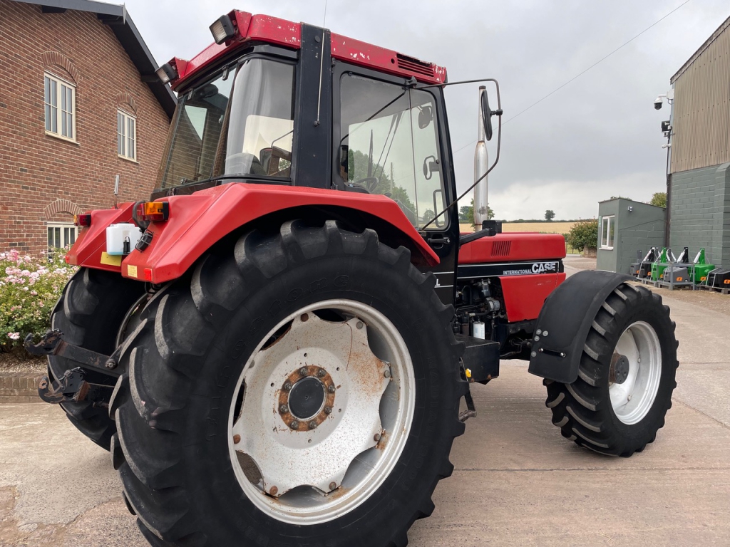 Case 956XL