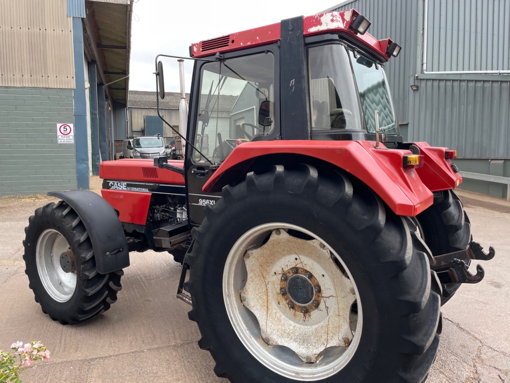 Case 956XL