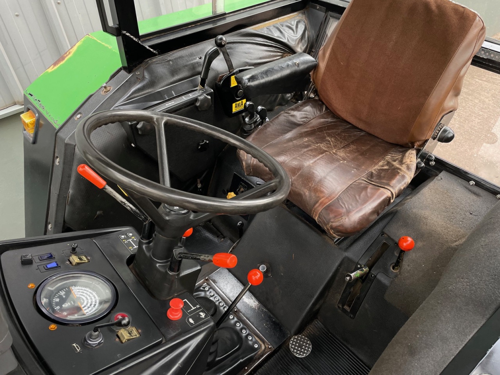John Deere 2040