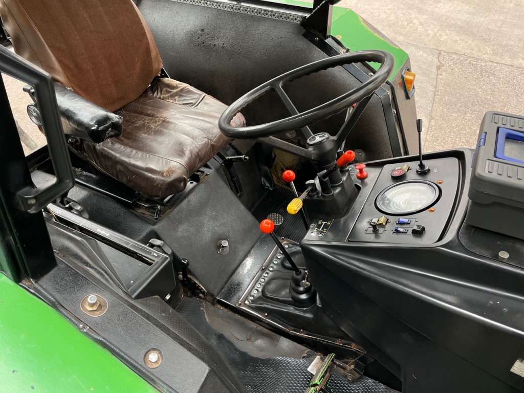 John Deere 2040