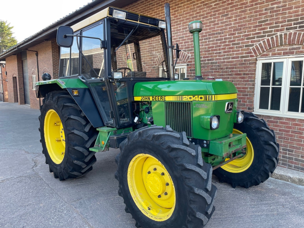 John Deere 2040