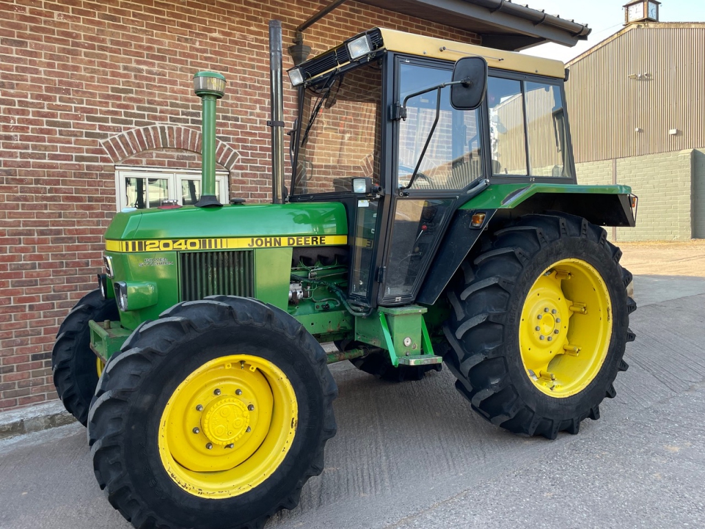 John Deere 2040