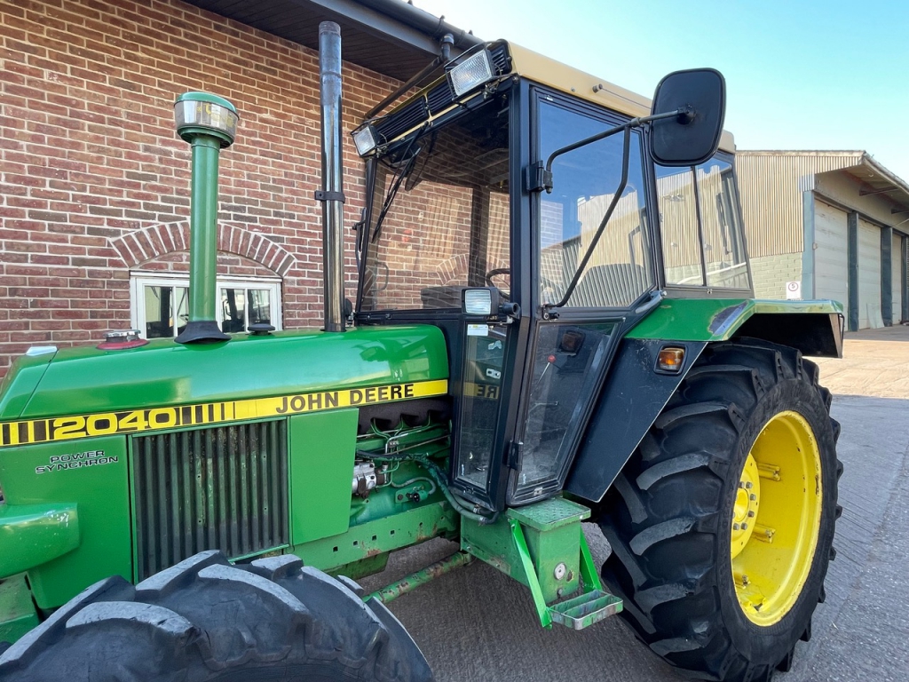John Deere 2040