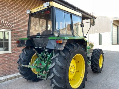 John Deere 2040