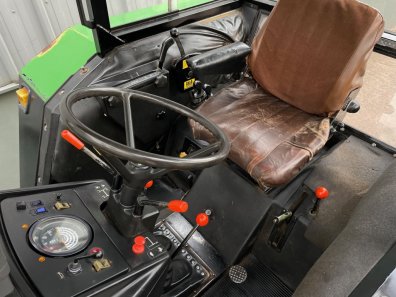 John Deere 2040