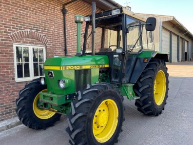 John Deere 2040