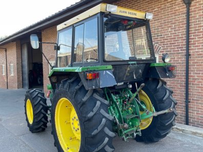 John Deere 2040