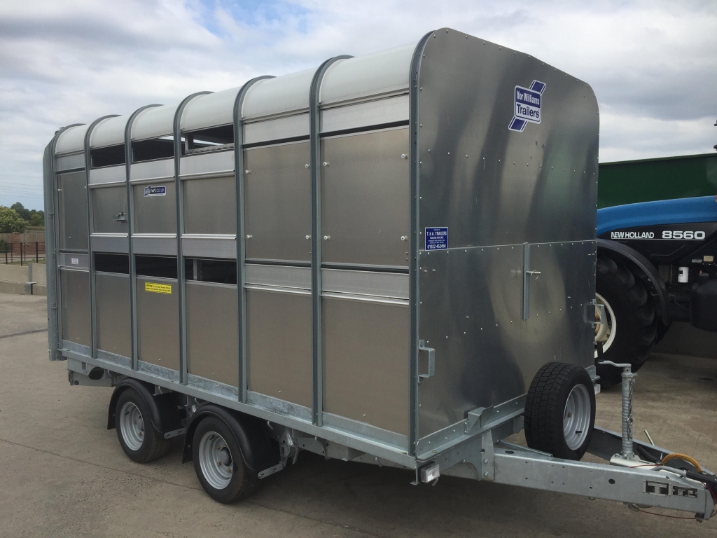Ifor Williams DP120 12ft livestock trailer