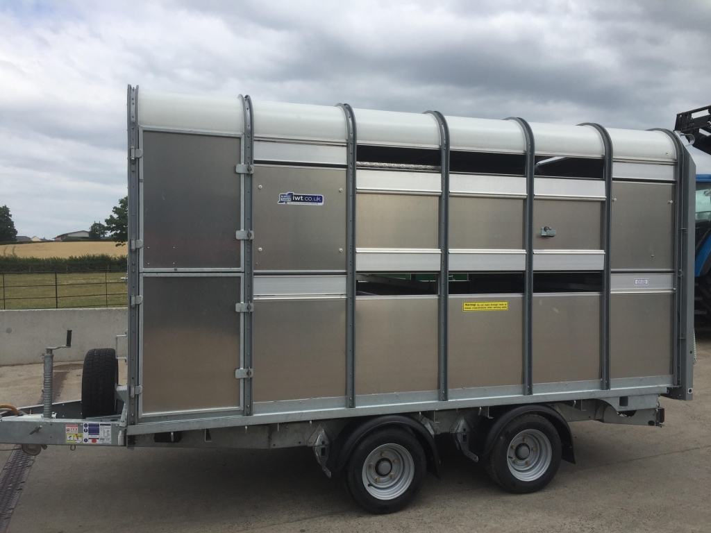 Ifor Williams DP120 12ft livestock trailer