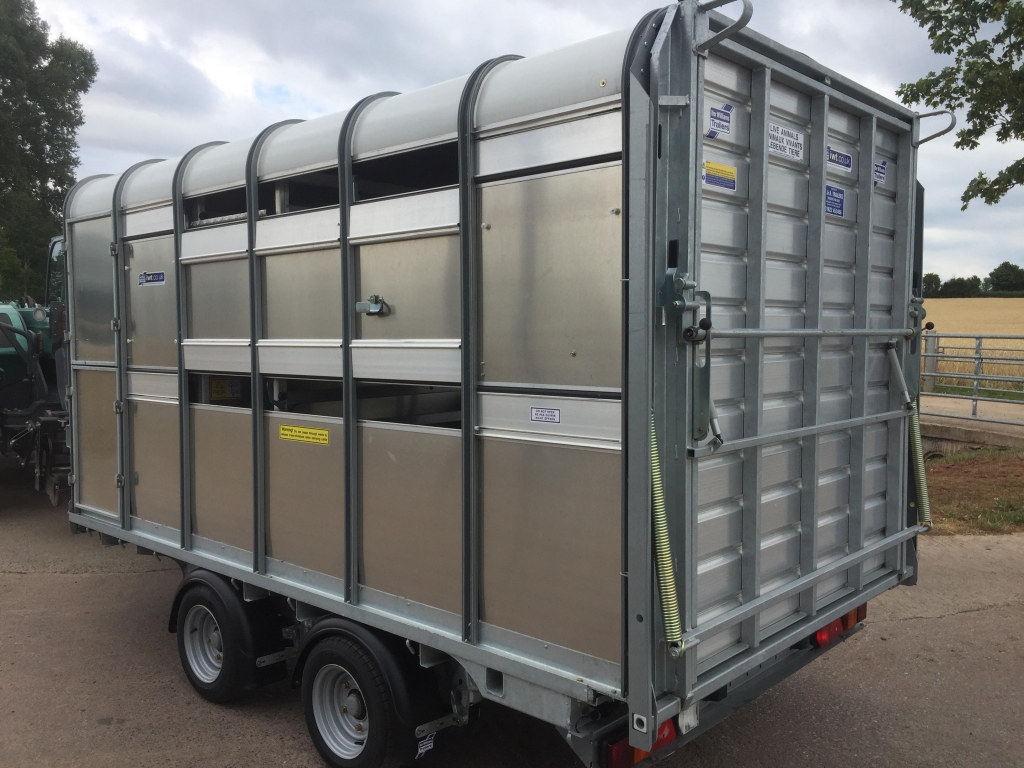 Ifor Williams DP120 12ft livestock trailer
