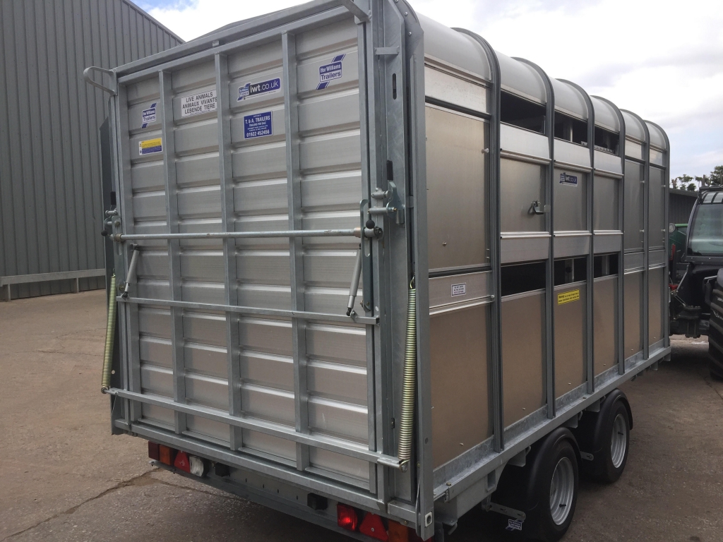 Ifor Williams DP120 12ft livestock trailer