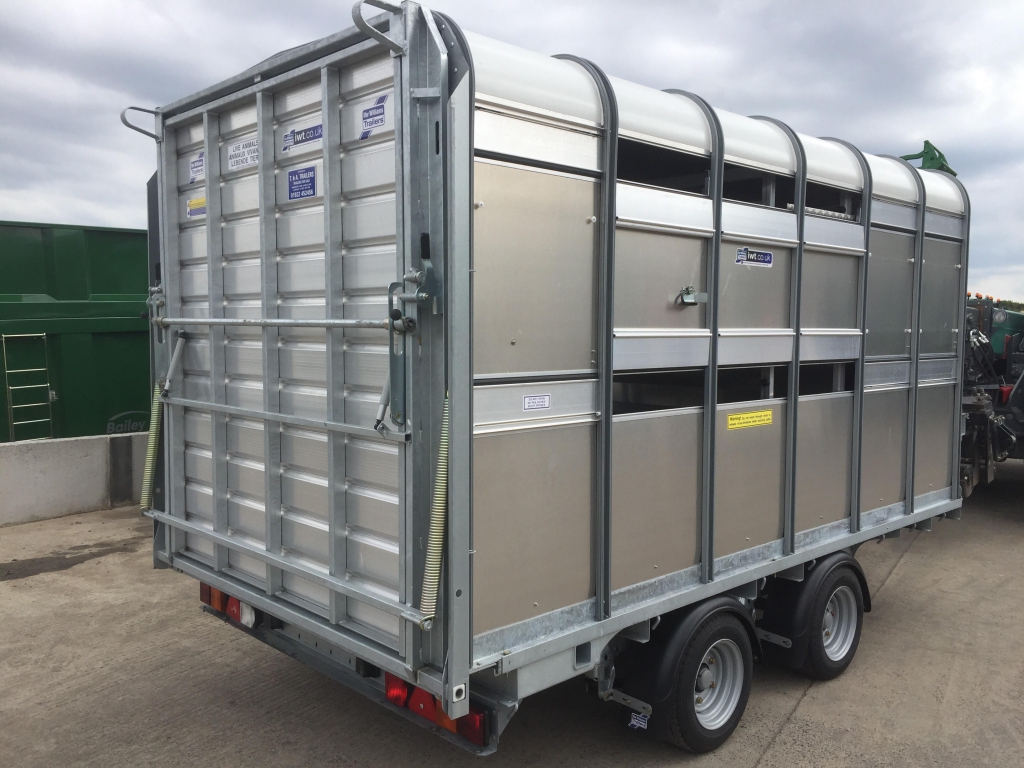 Ifor Williams DP120 12ft livestock trailer