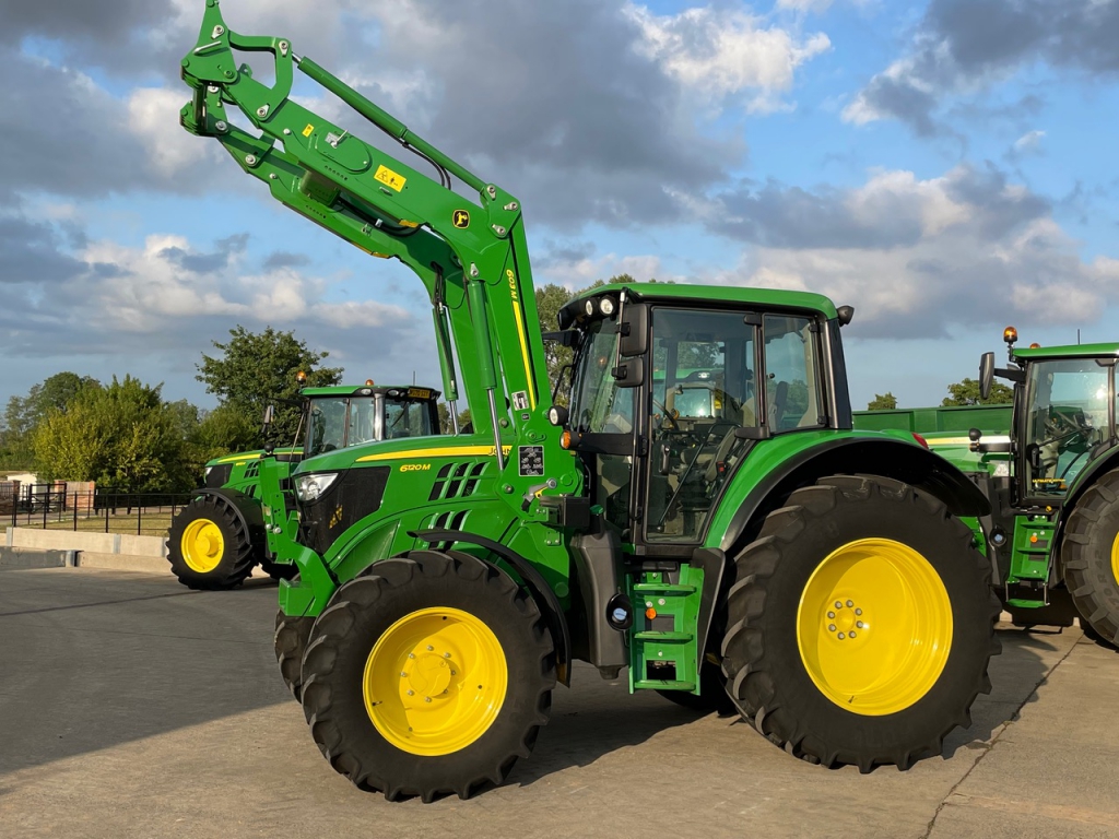 John Deere 6120M