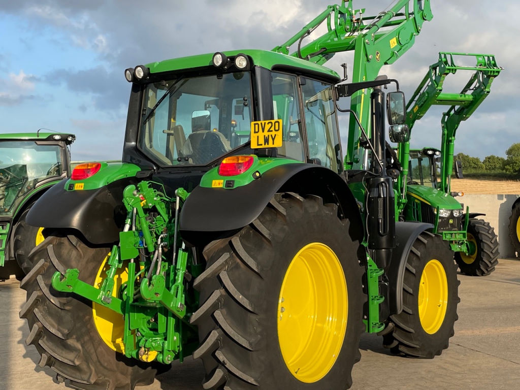 John Deere 6120M