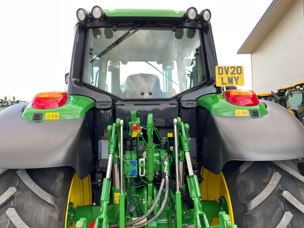 John Deere 6120M