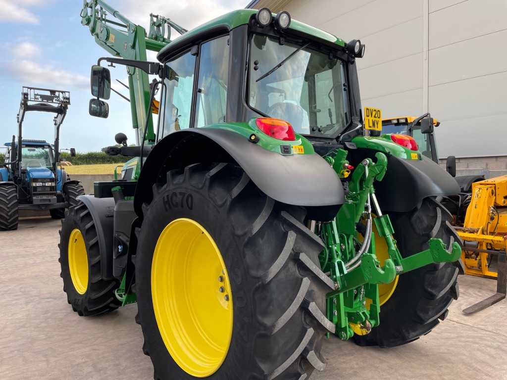 John Deere 6120M