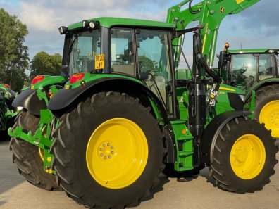 John Deere 6120M