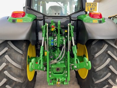 John Deere 6120M