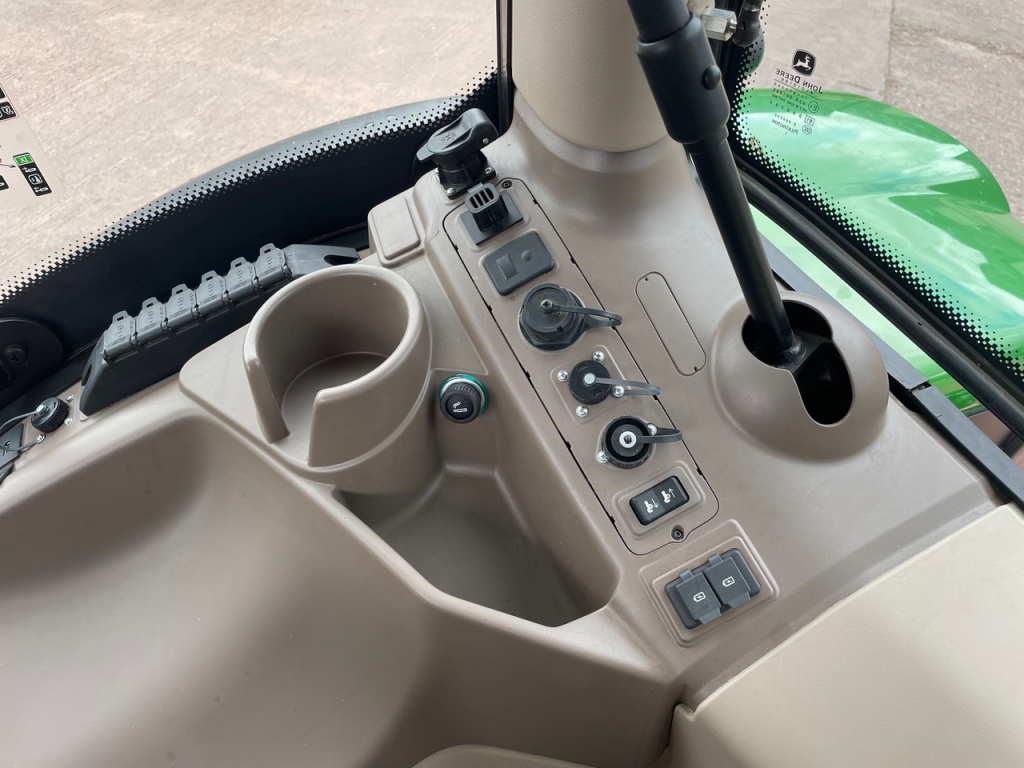 John Deere 6155R